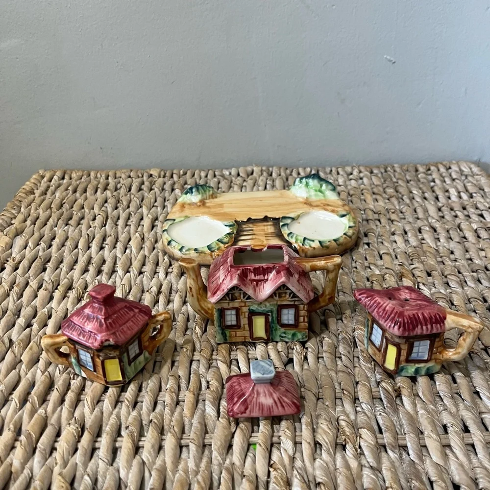 Vintage Ceramic Cottage House Base Tea Pot Set Salt Pepper Toothpick Holder 5 Pc